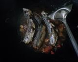 Foto langkah ke 7 dari resep Ikan Salem kuah teh asam pedas.