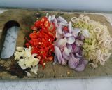 Foto langkah ke 2 dari resep Sambal cumi asin.