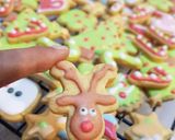 Foto langkah ke 12 dari resep Cookies Hias Royal Icing.