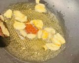 A picture of step 2 of Char Kuey Teow Malaysia.