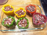 Pimientos de colores rellenos de carne al horno