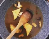 A picture of step 4 of Chinese Noodle Soup.
