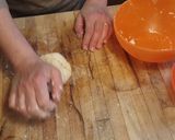 Foto del passaggio 2 della ricetta Gnocchetti sardi con farina di farro. Malloreddus