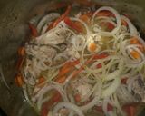 Foto del paso 5 de la receta: Pollo al escabeche