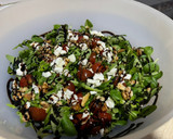 Foto del paso 3 de la receta: Ensalada de canónigos con queso de cabra, nueces y mermelada de frambuesa
