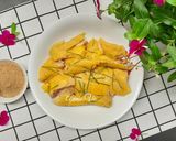 Hình bước làm 3 của món Gà luộc lá chanh