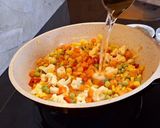 Foto langkah ke 2 dari resep Resep Simple Sayur Campur Bumbu Saus Udang Special.