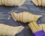 Foto langkah ke 3 dari resep Croissant Puff Pastry Praktis.