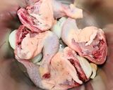 Hình bước làm 1 của món Đùi Gà Rô Ti Nồi Áp Suất
