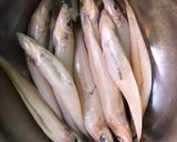 Foto langkah ke 1 dari resep Sambal Ikan Kaca Piring.