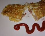 A picture of step 4 of KETO: Ham and Mozzarella Omelet (Ketogenic).