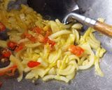 Foto langkah ke 2 dari resep Makaroni Orek Keju.