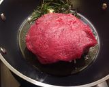 Foto del passaggio 2 della ricetta Tagliata di chianina con wasabi e riduzione di aceto balsamico e miele di acacia