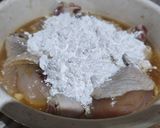 Foto langkah ke 2 dari resep Ayam Goreng Bawang Putih.