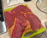 Foto del paso 1 de la receta: Bifes a la Criolla con papas a la española