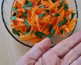 Foto del paso 3 de la receta: Ensalada de zanahoria en tiras 🥕