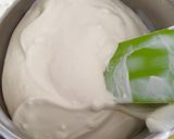 A picture of step 3 of No bake strawberry cheesecake.