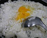 Hình bước làm 4 của món Cơm Chiên Cá Hồi