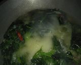 Foto langkah ke 4 dari resep Sayur bening bayam wortel.