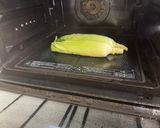 A picture of step 2 of Easy! Corn in the microwave.