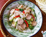 Foto langkah ke 3 dari resep Tumis Sawi Sosis.