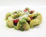 Foto del passaggio 4 della ricetta Lumache con broccoletto verde e datterini confit