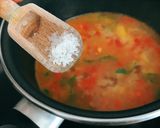 Hình bước làm 2 của món Canh Trai Nấu Dứa Chua Ngọt