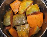 A picture of step 4 of Dulce de Calabaza.
