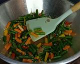 Foto langkah ke 5 dari resep Oseng kacang panjang wortel.