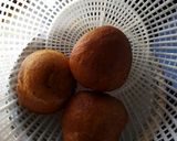 A picture of step 4 of Cinnamon and vanilla eggroll.