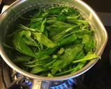 Foto langkah ke 1 dari resep Rujak Kangkung 🌿🌿🌿.