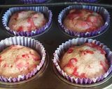Foto del paso 3 de la receta: 🍓🧁🍓Muffins integrales de frutilla