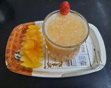 A picture of step 3 of Muskmelon slushie.