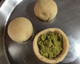 A picture of step 3 of Matar Paratha.