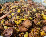 🌲 Pirított lencse fokhagymával, kolbásszal és tükörtojással 🥘 recept fázis 3 fotója