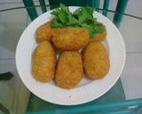Foto langkah ke 6 dari resep Kroket kentang isi sayuran, lapis putih telur.