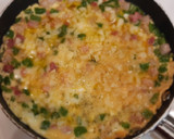 Foto del paso 4 de la receta: Frittata de pimiento, panceta y mozzarella