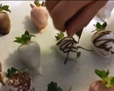 Foto del paso 9 de la receta: Fresas cubiertas de chocolate🌹