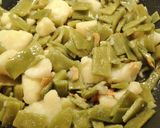 Foto del paso 8 de la receta: Judía verde con patata y ajos salteados