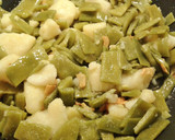 Foto del paso 8 de la receta: Judía verde con patata y ajos salteados