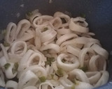 Foto del paso 2 de la receta: Calamares guisados con patatas en olla GM