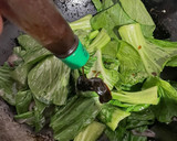 Foto langkah ke 2 dari resep Tumis Pokcoy Tahu Saus Tiram.