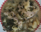 Foto del paso 4 de la receta: Merluza con patatas en salsa verde