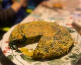 Foto del paso 3 de la receta: Tortilla de espinacas y piñones 💜
