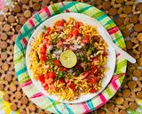 A picture of step 3 of Bhadang (puff rice chivada).