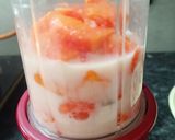 A picture of step 2 of Sweet Papaya Milk Shake.