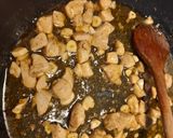 Egy serpenyős rizses csirke fokhagymával, kukoricával,babbal és olívabogyóval 🐤🐥🐣🌽🫒🧄🥣 recept fázis 1 fotója