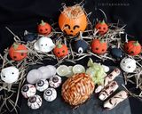 A picture of step 18 of Halloween themed Chocolate cake (pops).
