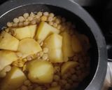 A picture of step 4 of Dahi puri.