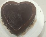 A picture of step 7 of Chocolate ganache cake.